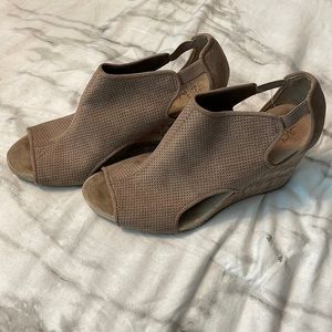 Tan Life Stride Wedges
